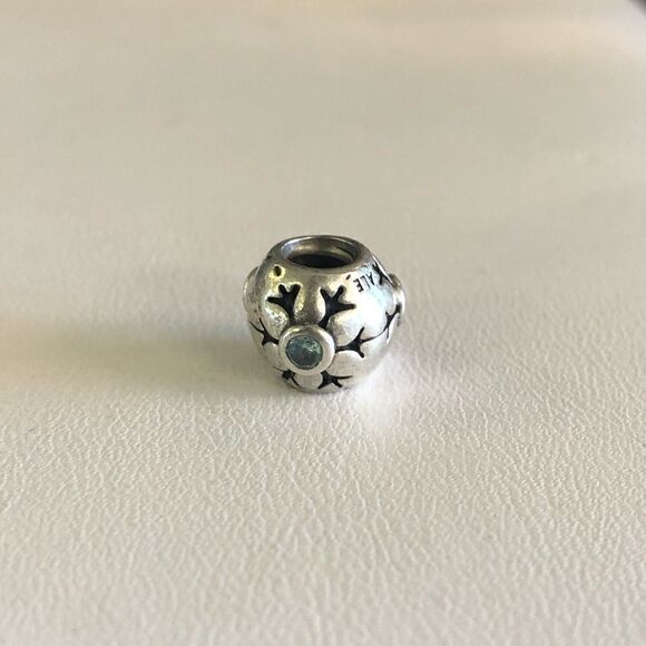 Pandora ALE snowflake blue Aquamarine charm Sterling Silver 925 - Picture 1 of 2